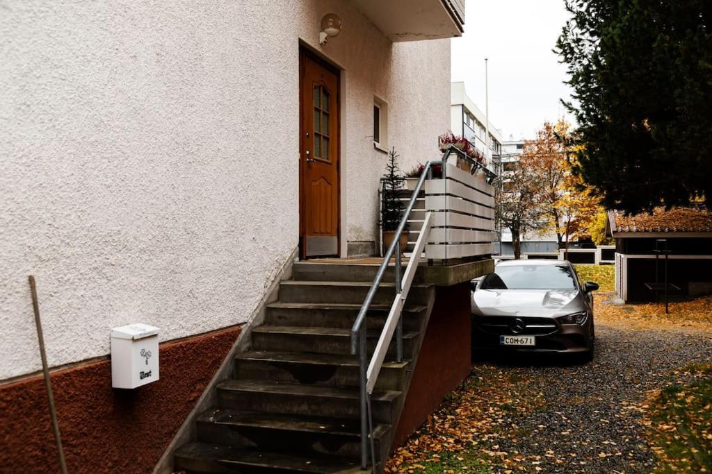 Mukava Saunallinen Kaksio Omalla Sisaeaenkaeynnillae Ja Ilmaisella Autopaikalla Kuopio Exterior photo