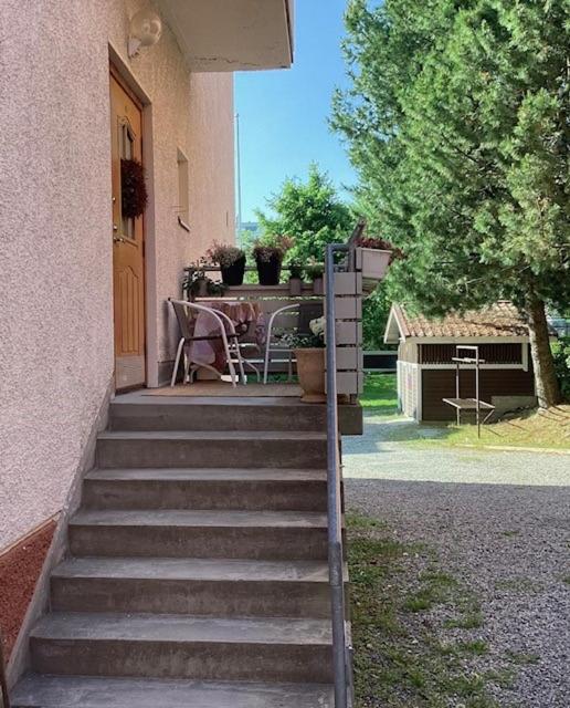 Mukava Saunallinen Kaksio Omalla Sisaeaenkaeynnillae Ja Ilmaisella Autopaikalla Kuopio Exterior photo