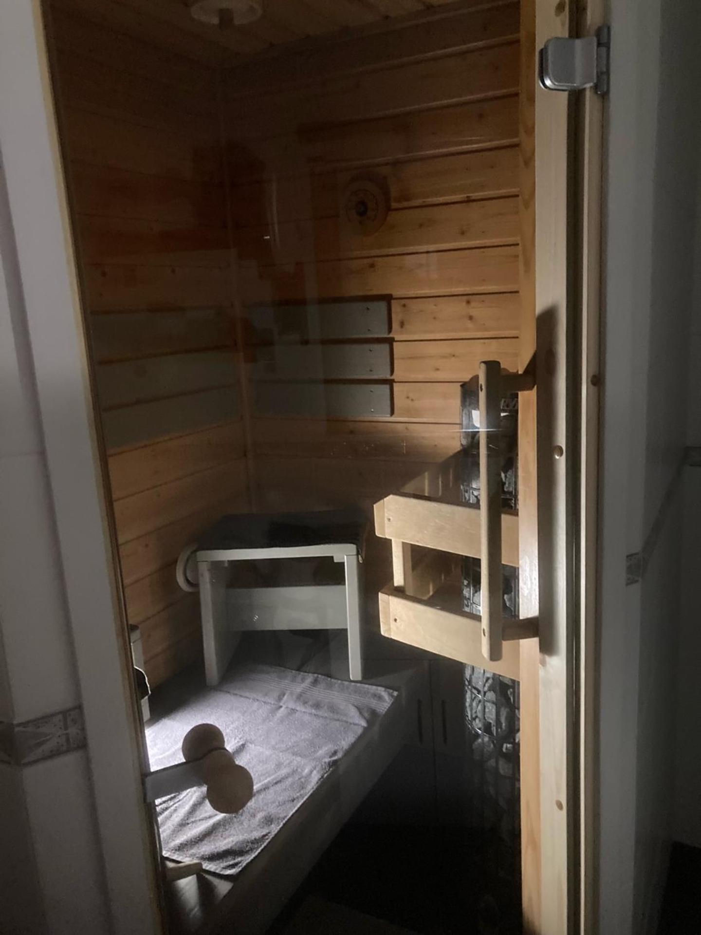 Mukava Saunallinen Kaksio Omalla Sisaeaenkaeynnillae Ja Ilmaisella Autopaikalla Kuopio Exterior photo